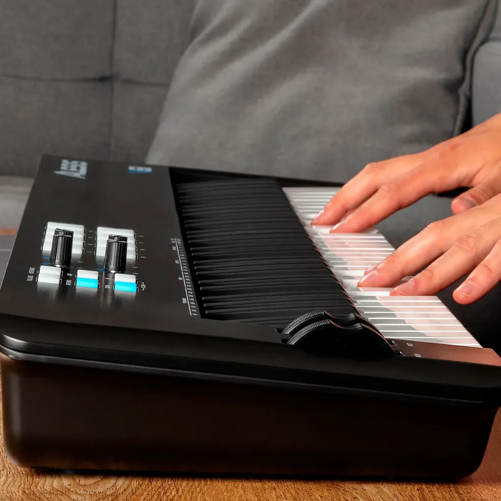 Alesis V61 MKII 61-Key Keyboard Controller