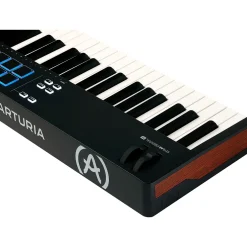 Arturia KeyLab Essential 61 mk3 Keyboard Controller With Universal Sustain Pedal White
