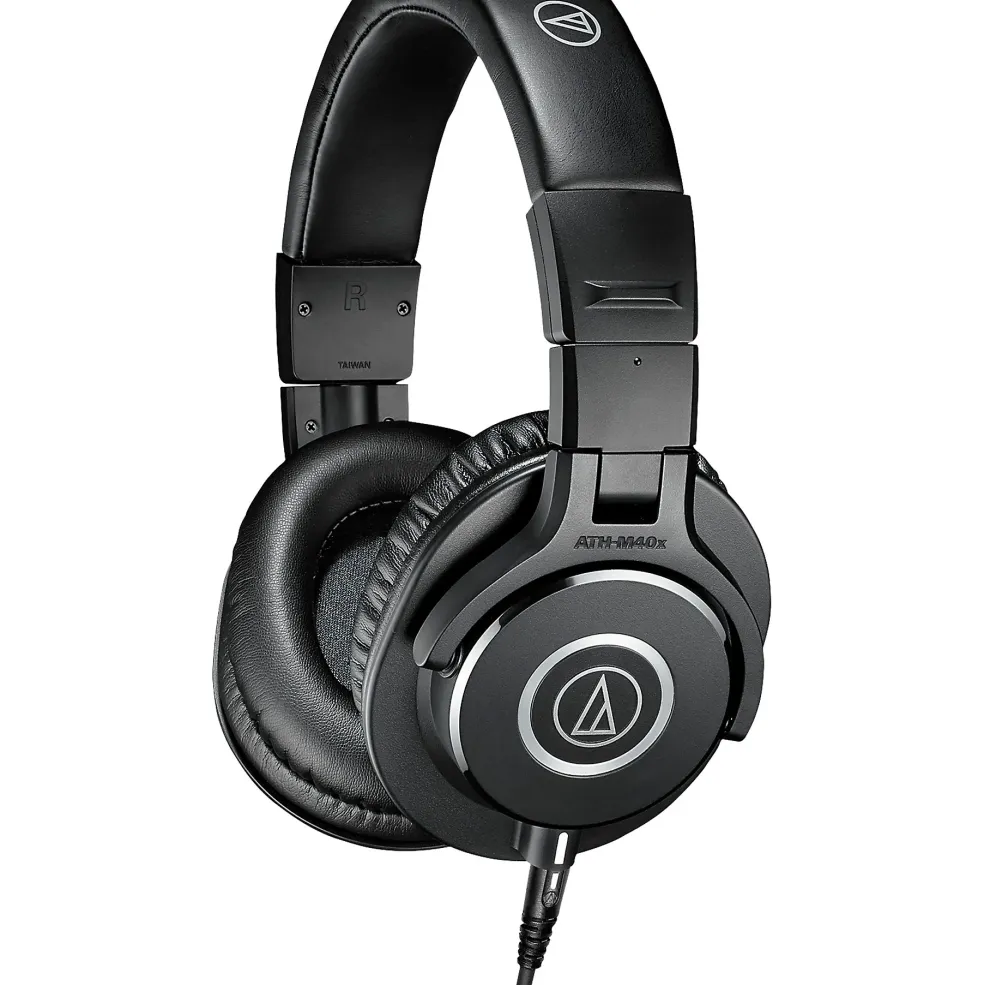 Audio-Technica ATH-M40x Closed-Back Professional Studio Monitor Headphones Black
