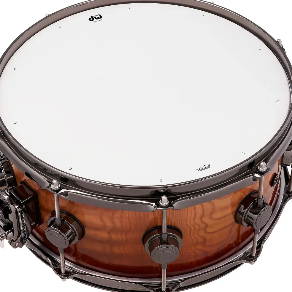 DW Collectors Series SSC Maple Exotic Snare Drum with Black Nickel Hardware 14 x 6 in. Burnt Toast Fade Over Tamo Ash