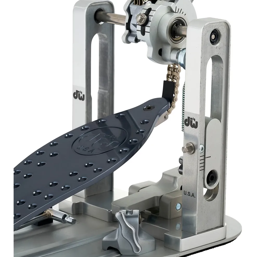 DW MFG Series XF Machined Chain Drive Single Bass Drum Pedal
