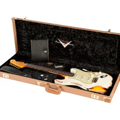 Fender Custom Shop Limited-Edition '62 Stratocaster Heavy Relic Electric Guitar Aged Olympic White over 3-Color Sunburst