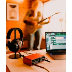 Focusrite Scarlett Solo Studio Pack Gen 4