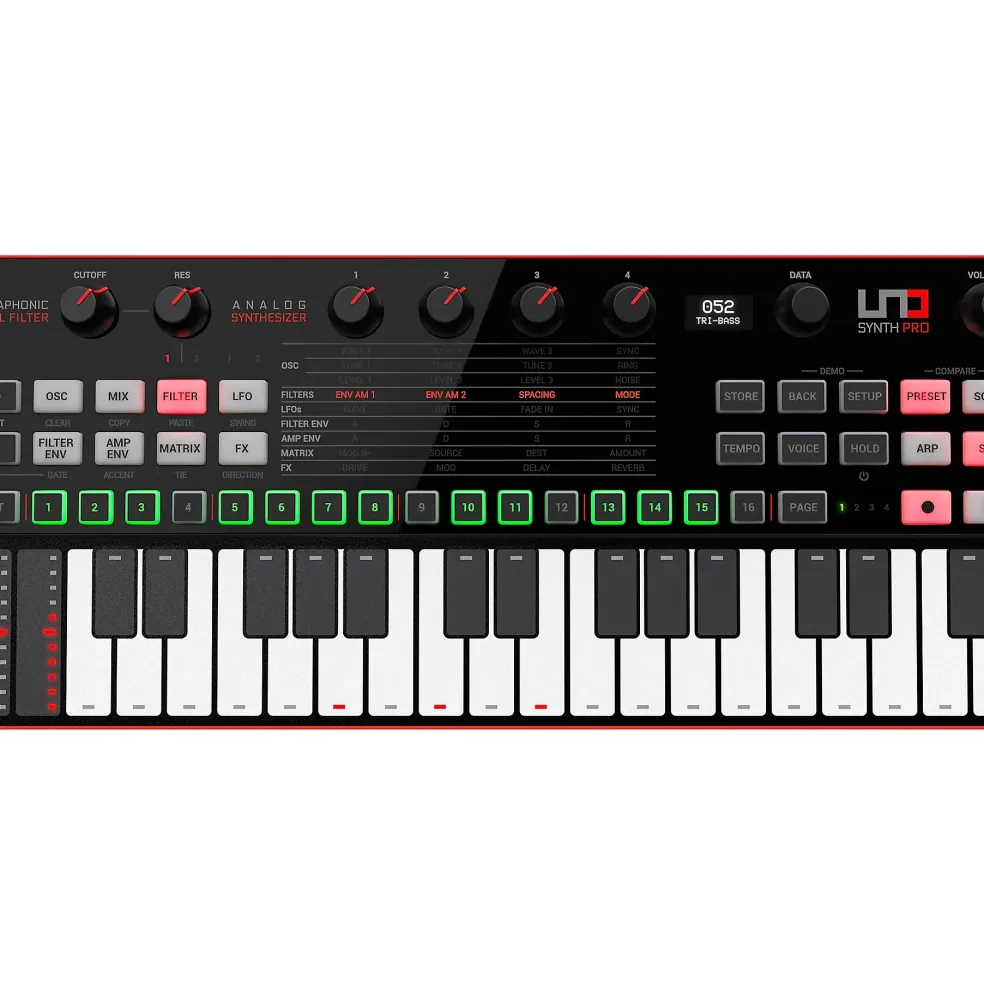 IK Multimedia UNO Synth Pro Desktop