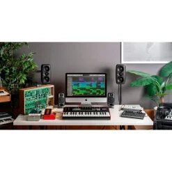 IK Multimedia UNO Synth Pro