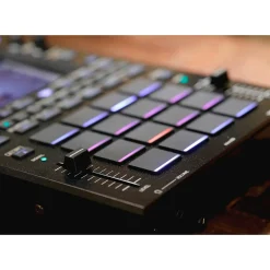 KORG KAOSS Replay Dynamic Effects Processor and Sampler