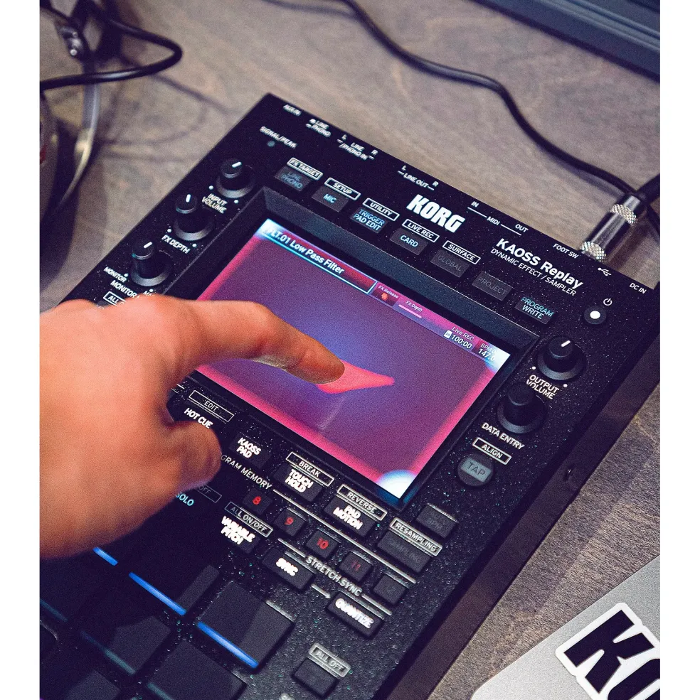 KORG KAOSS Replay Dynamic Effects Processor and Sampler