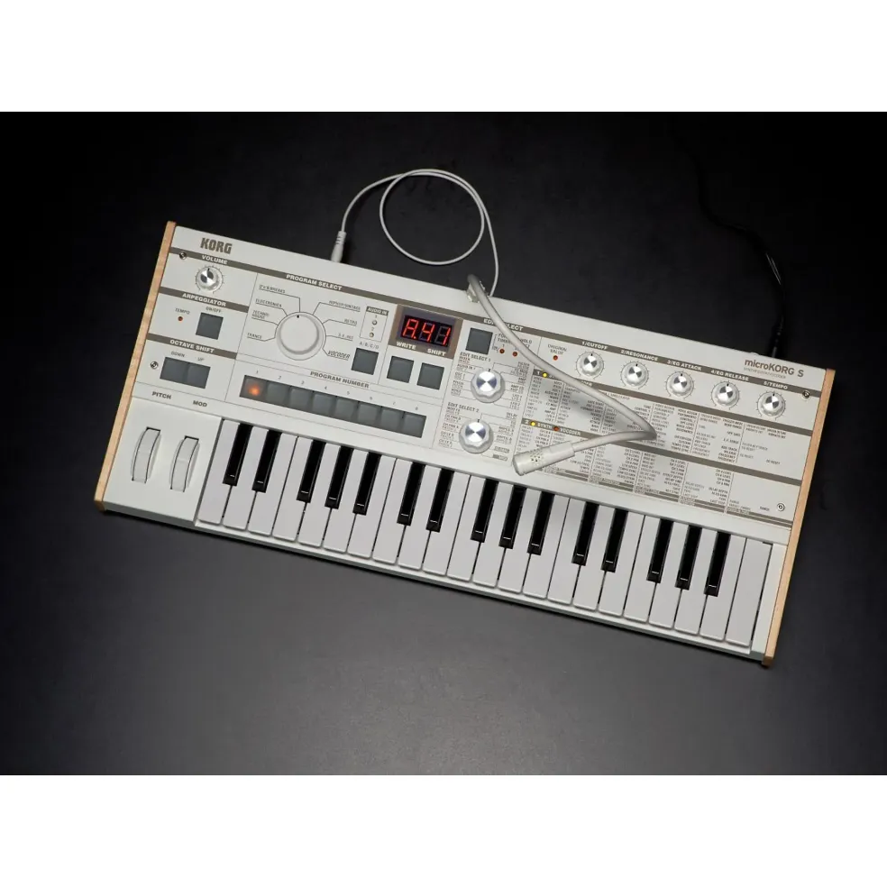 KORG microKORG-S Synthesizer/Vocoder With Built-In Speaker System