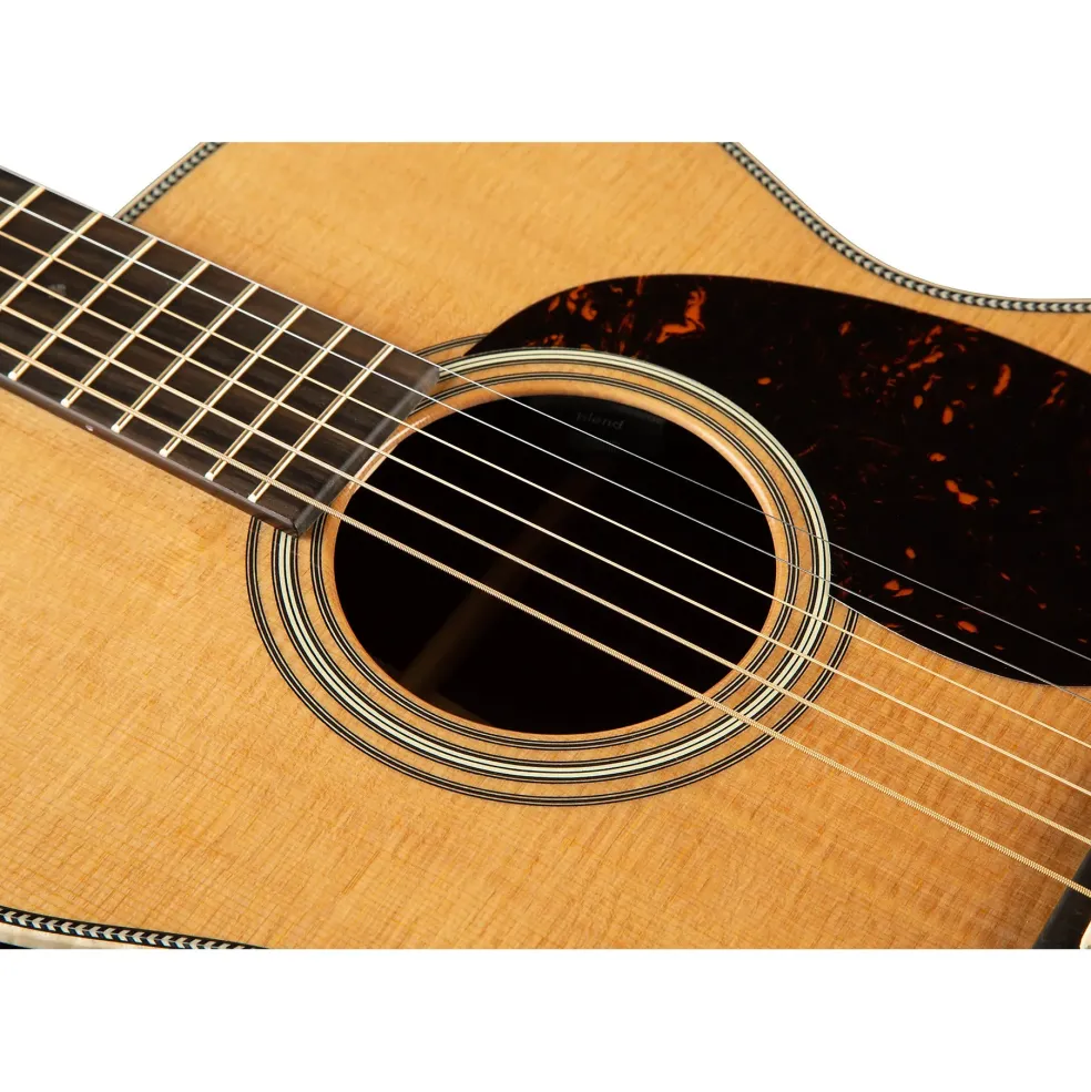 Martin 000-28E Modern Deluxe Auditorium Acoustic-Electric Guitar Natural