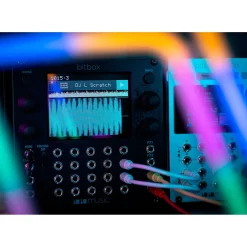 1010music Bitbox mk2 Eurorack Performance Sampler with Touchscreen - Black