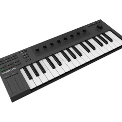 Native Instruments KOMPLETE KONTROL M32 Compact Keyboard Controller