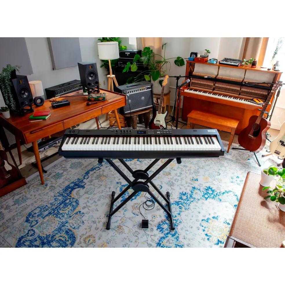 Roland RD-08 Stage Piano Black