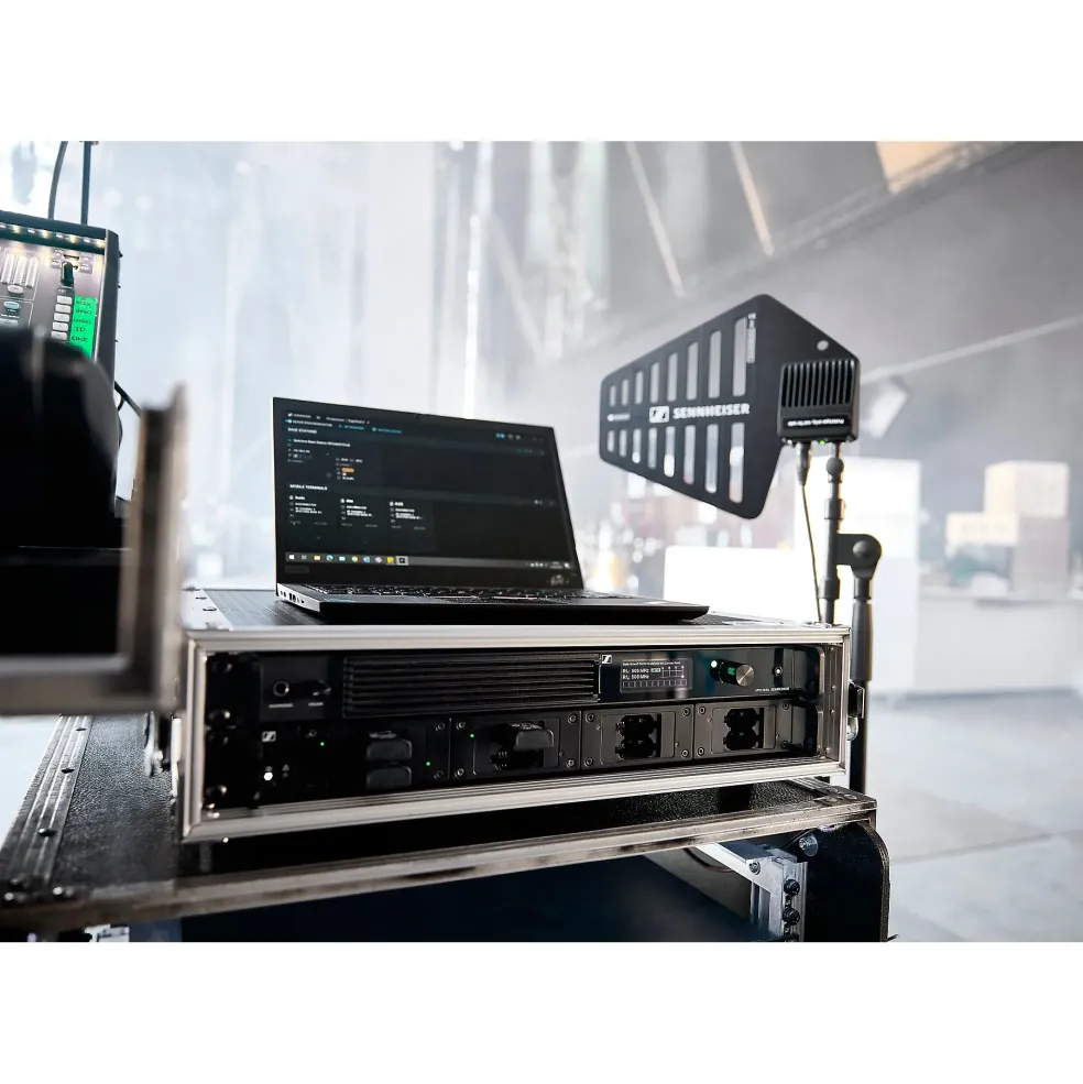 Sennheiser SPECTERA BASE STATION 1RU rackmount Base Station for Spectera system, with (3) mains cables (EU, UK, US prongs)