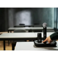 Shure MXW2X/SM58 Wireless Handheld Transmitter with SM58 Microphone Band Z10