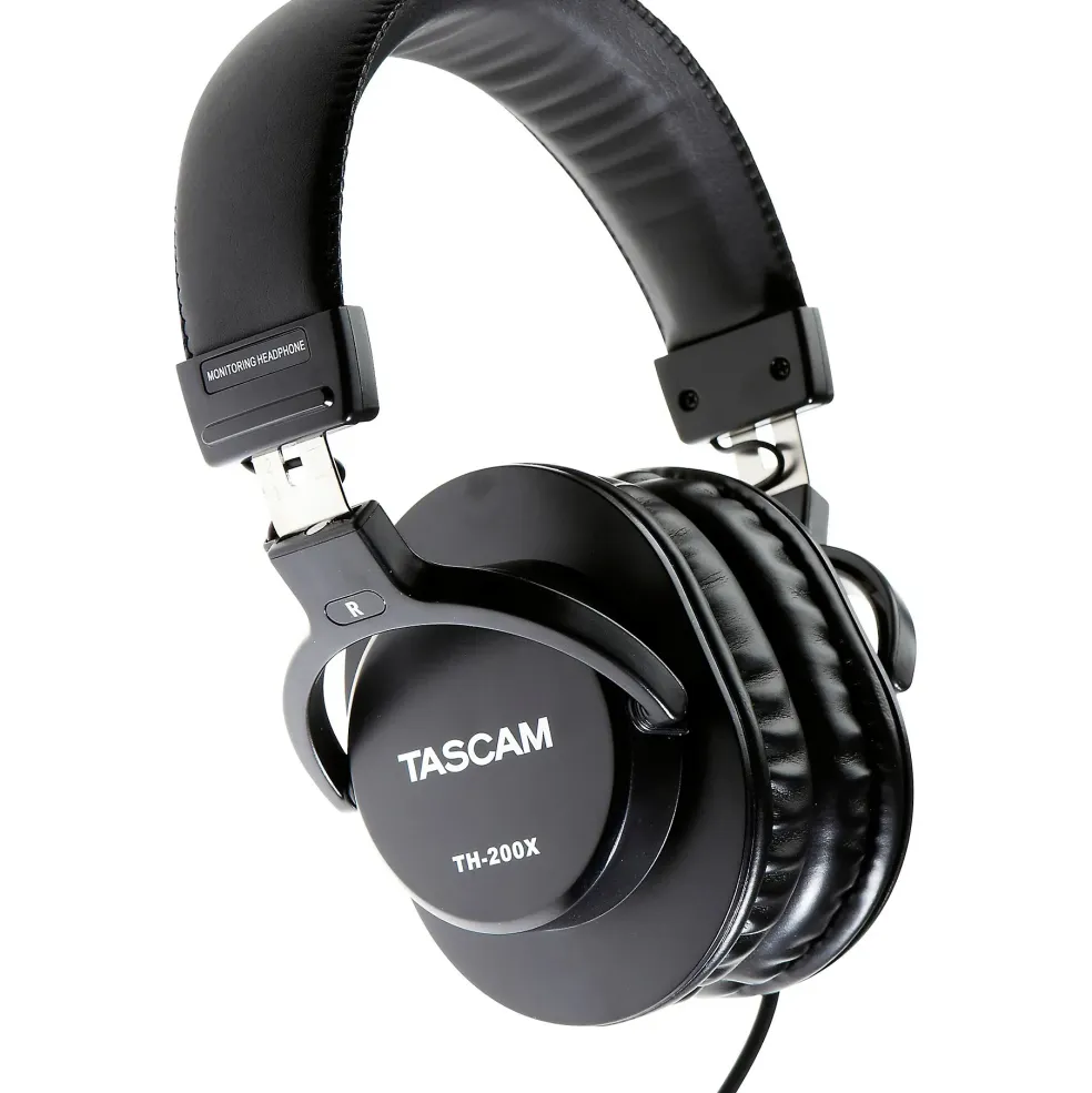 Shure SM7B Mic + TH200X Headphones Podcasting Bundle
