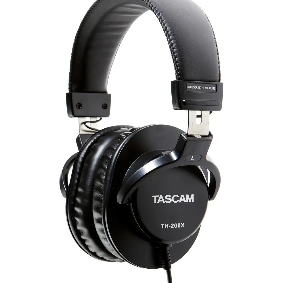 Shure SM7B Mic + TH200X Headphones Podcasting Bundle