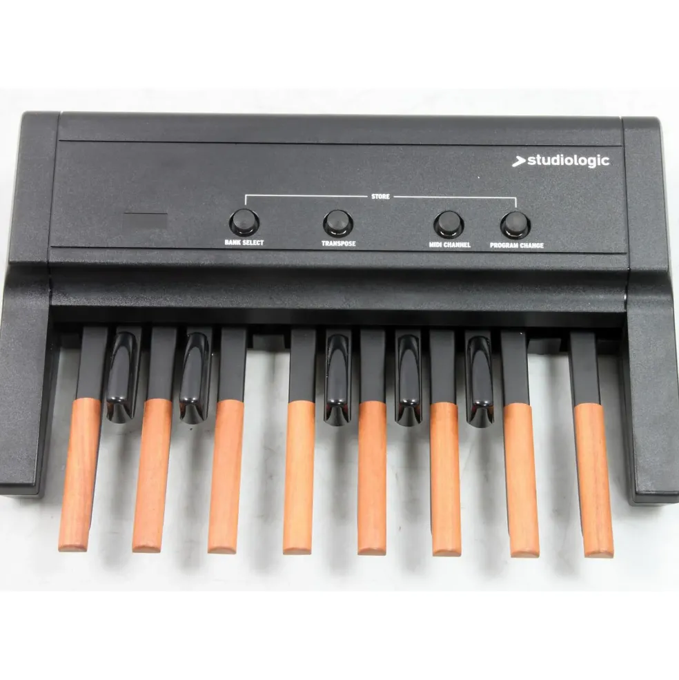 Studiologic MP-113 Dynamic MIDI Foot Controller Pedal Board