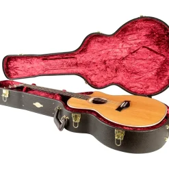 Taylor Custom Sitka Spruce-Flamed Maple Grand Auditorium Acoustic-Electric Guitar Lilac Wine