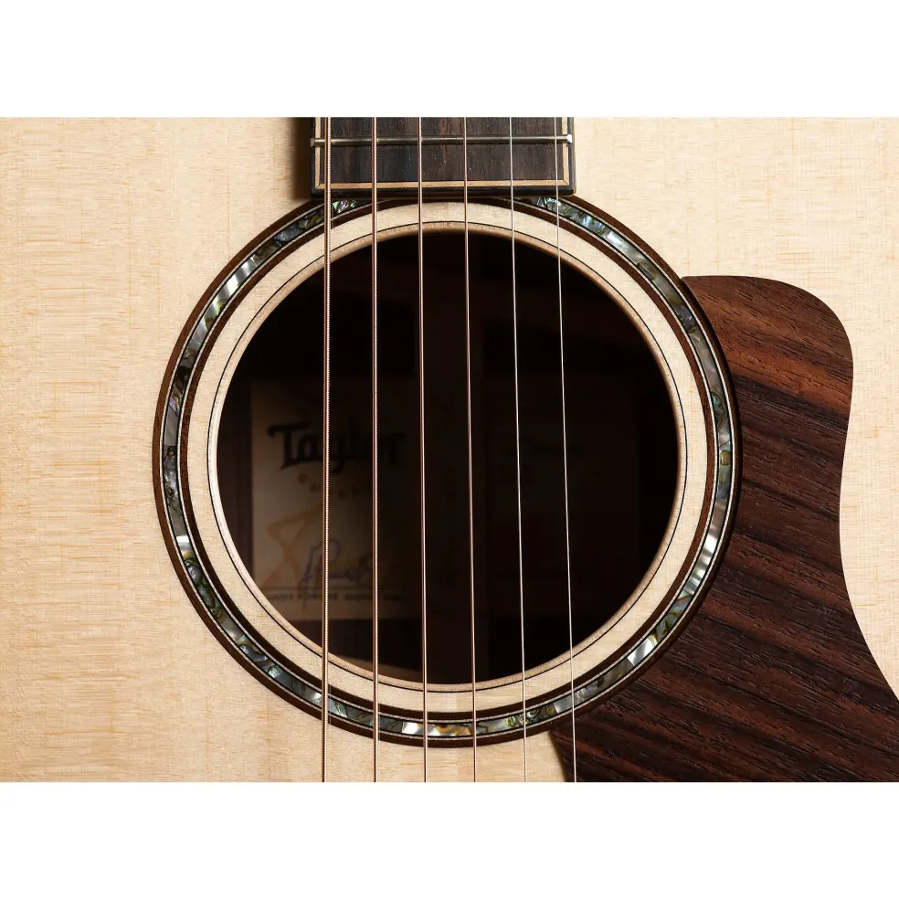 Taylor 812e V-Class Grand Concert Acoustic-Electric Guitar Natural