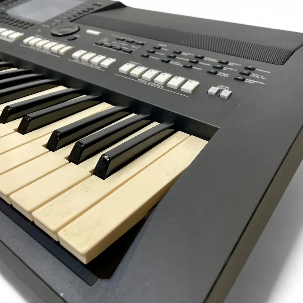 Used 2011 Yamaha PSRA2000 Oriental 61 Key Arranger Keyboard