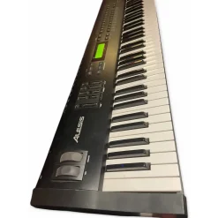 Used Alesis QS7.1 Synthesizer