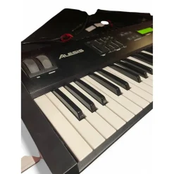 Used Alesis QS7.1 Synthesizer