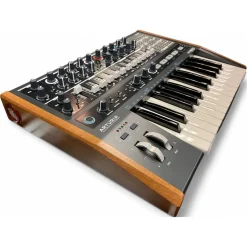 Used Arturia Minibrute 2 Synthesizer