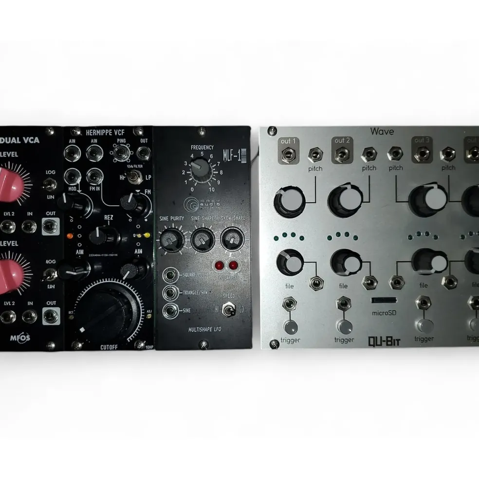 Used CUSTOM SYNTHESIZER MODULAR SYNTHESIZER SYSTEM Synthesizer