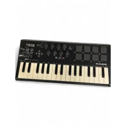 Used M-Audio Axiom Air Mini 32 MIDI Controller