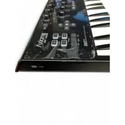 Used M-Audio Axiom Air Mini 32 MIDI Controller
