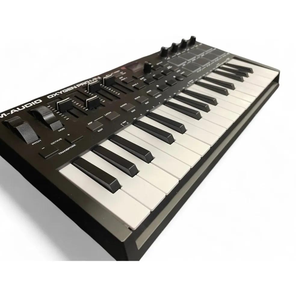 Used M-Audio oxygen pro mini 32 MIDI Controller
