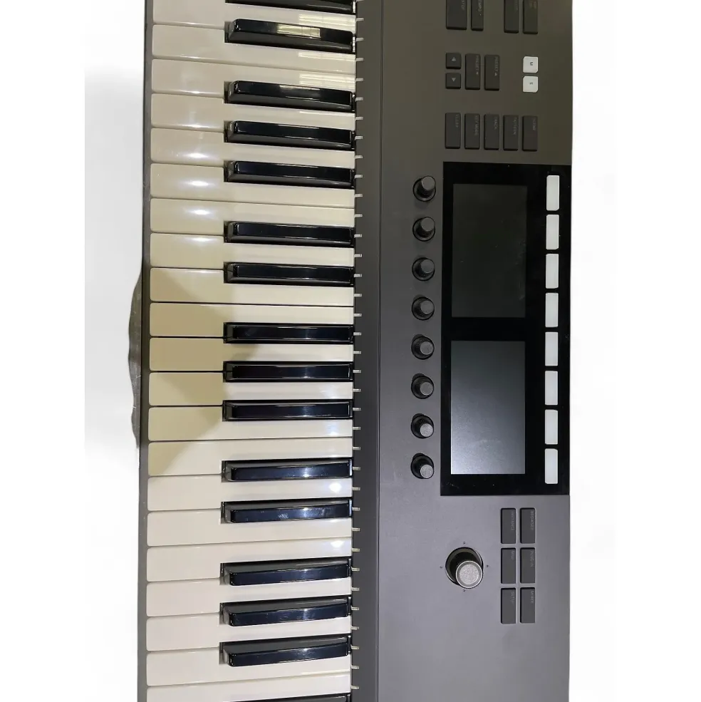 Used Native Instruments Komplete Kontrol S61 MKII MIDI Controller