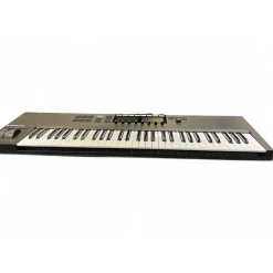 Used Native Instruments Komplete Kontrol S61 MK2 MIDI Controller