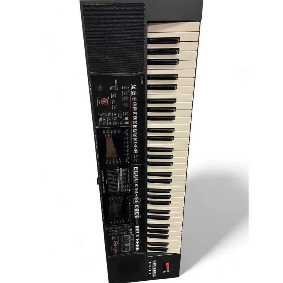 Used Roland e-a7 Arranger Keyboard