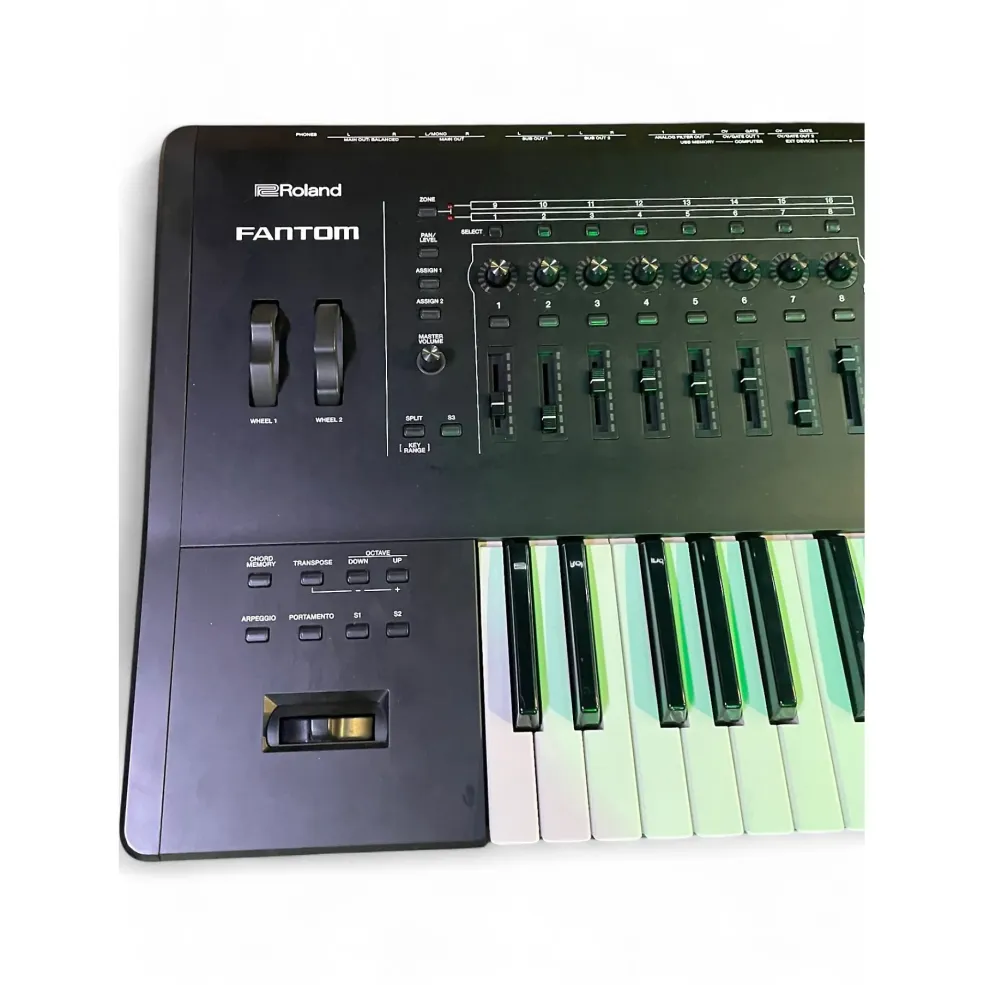 Used Roland fantom 6 eX Synthesizer