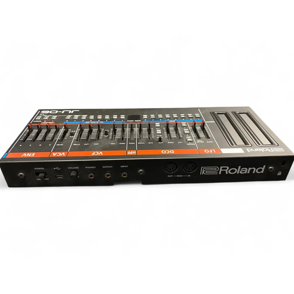Used Roland JU-06 Synthesizer