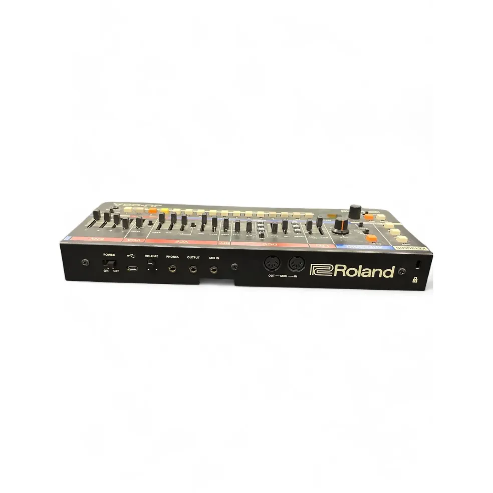 Used Roland JU-06A Synthesizer