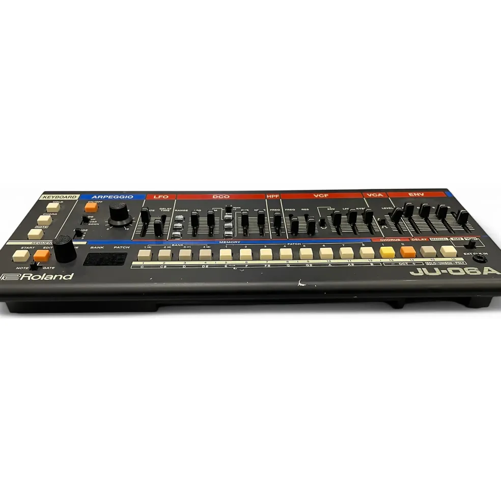 Used Roland JU06A Synthesizer