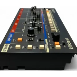 Used Roland JU06A Synthesizer