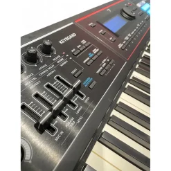 Used Roland juno ds-88 Synthesizer