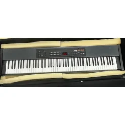 Used Roland rD150 Synthesizer