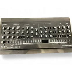 Used Roland SE-02 Synthesizer