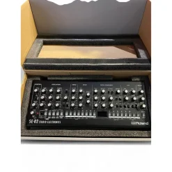 Used Roland SE-02 Synthesizer
