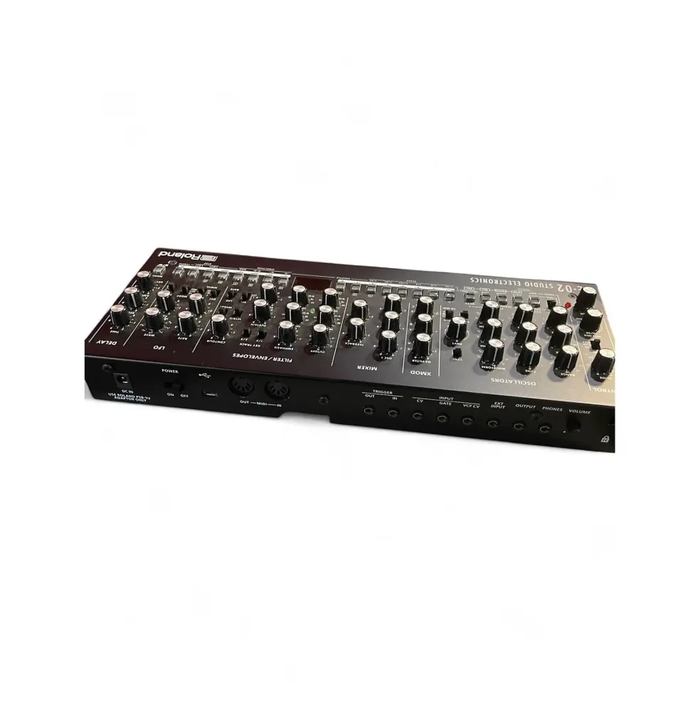 Used Roland SE-02 Synthesizer