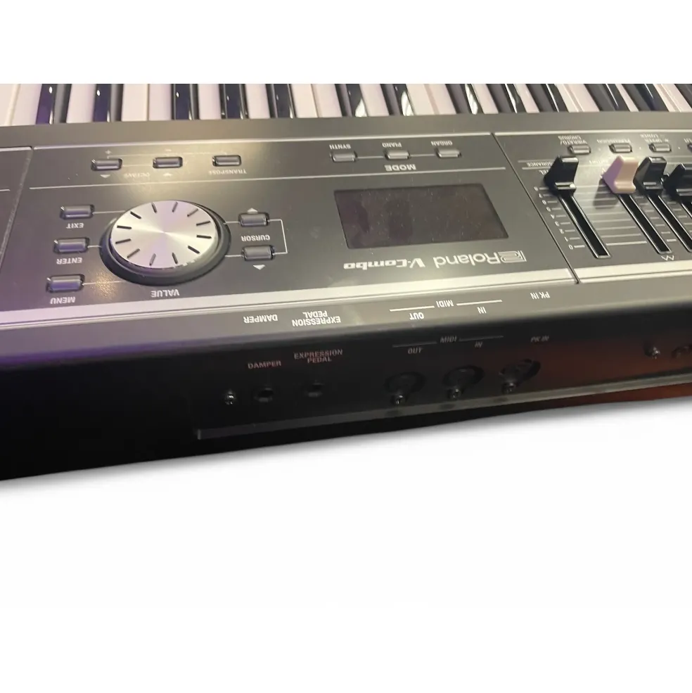 Used Roland vr-09 Portable Keyboard