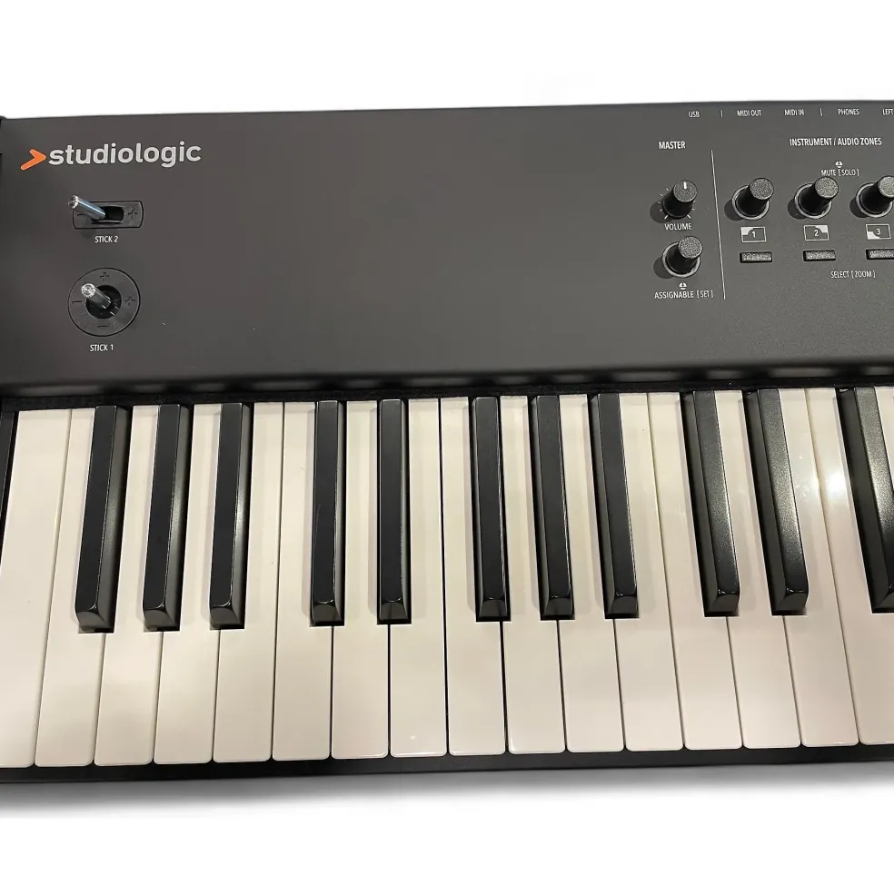 Used Studiologic Numax 73 Stage Piano