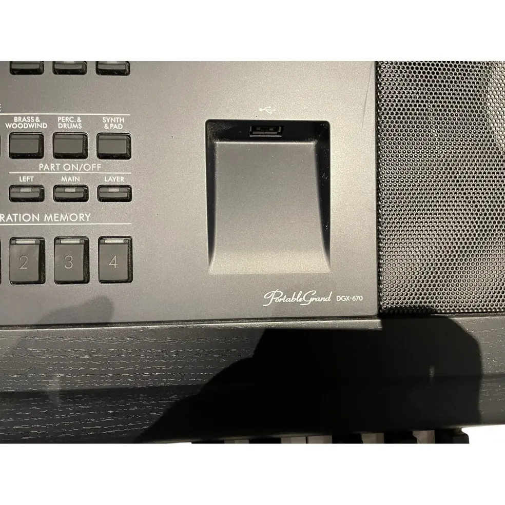 Used Yamaha DGX670 Arranger Keyboard