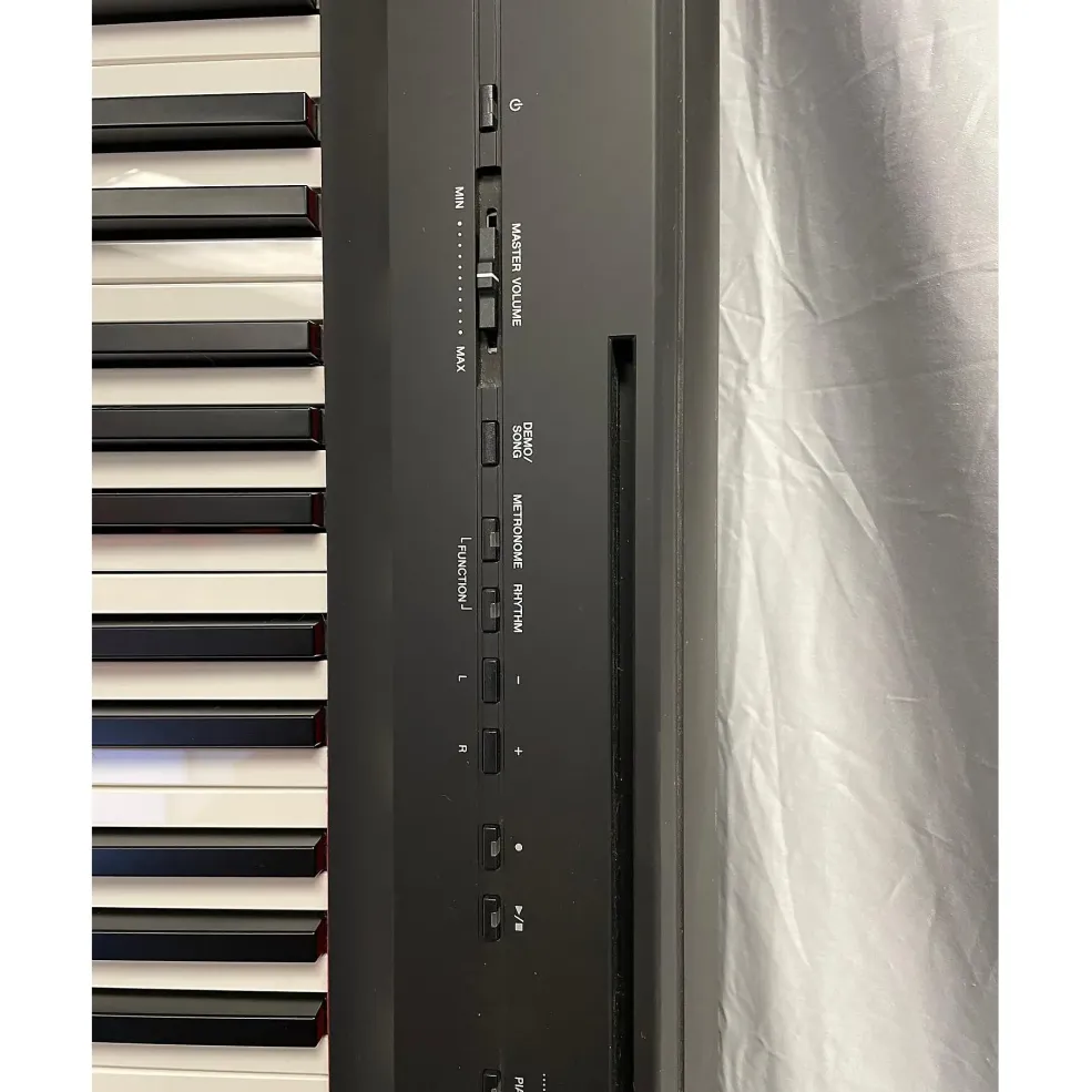 Used Yamaha P125B Digital Piano