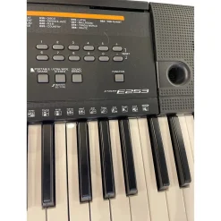 Used Yamaha psr e253 Digital Piano