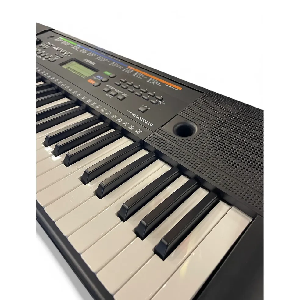 Used Yamaha psr e253 Digital Piano